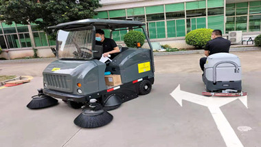 关于驾驶式扫地车知识-你知路嘛？