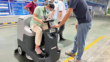 电动洗地机的利用需要